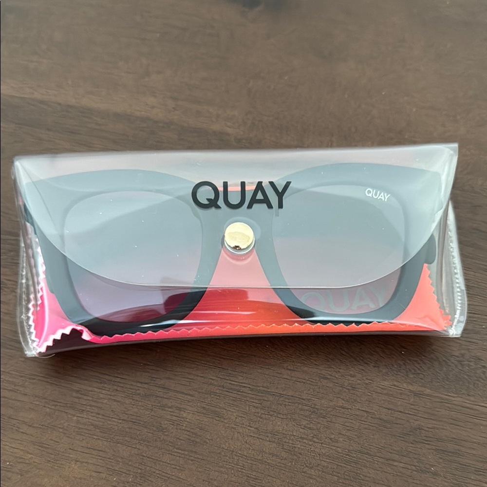 Quay After Hours Sunglasses - Picture 3 of 3